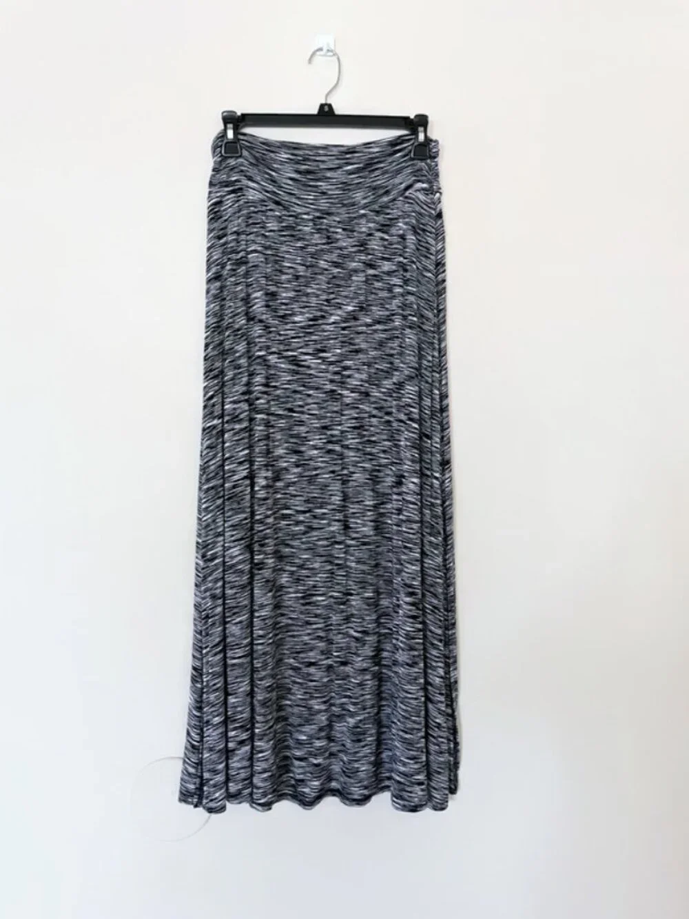 Fourteenth Place Soft skirt with 2 side openings 🔹